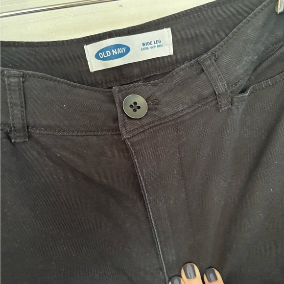 Old Navy Wide Crop Twill Black Pants - Picture 3 of 5